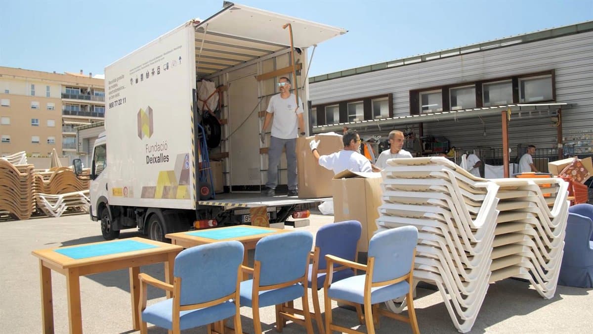 La Fundación Deixalles reutiliza 150 toneladas de objetos y mobiliario de hoteles de Mallorca e Ibiza